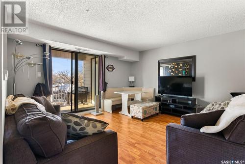 202 2315 Mcintyre Street, Regina, SK - Indoor Photo Showing Living Room