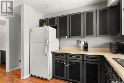 202 2315 Mcintyre Street, Regina, SK - Indoor Photo Showing Kitchen