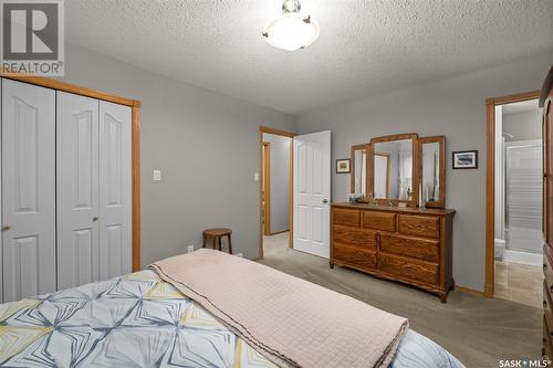 523 Mahon Drive, Prince Albert, SK - Indoor Photo Showing Bedroom