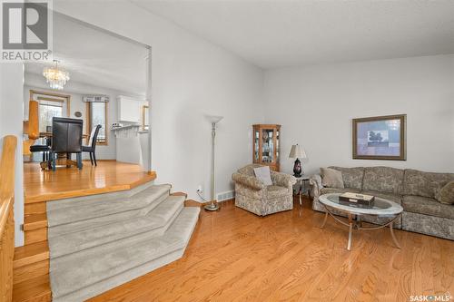 523 Mahon Drive, Prince Albert, SK - Indoor Photo Showing Living Room