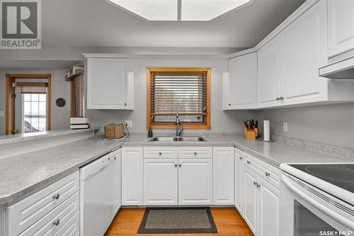 523 Mahon Drive, Prince Albert, SK - Indoor Photo Showing Kitchen With Double Sink