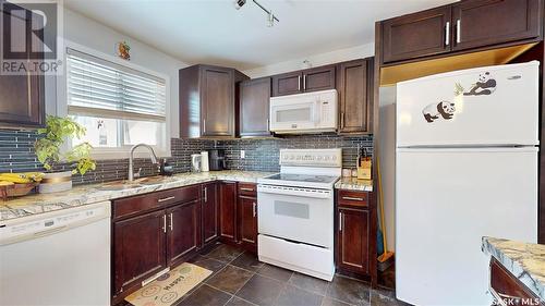 6006 1St Avenue N, Regina, SK - Indoor Photo Showing Kitchen