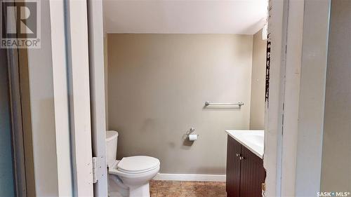 6006 1St Avenue N, Regina, SK - Indoor Photo Showing Bathroom