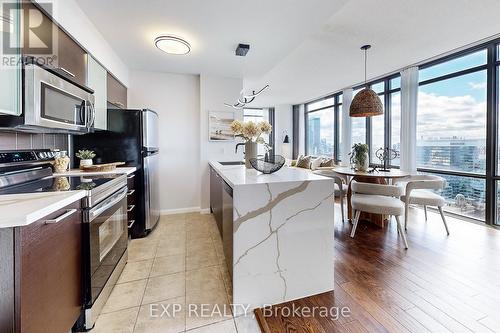 3203 - 38 Grenville Street, Toronto, ON - Indoor Photo Showing Kitchen