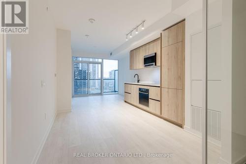 804 - 117 Broadway Avenue, Toronto, ON - Indoor