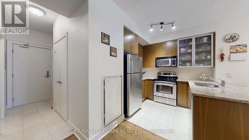 414 - 438 King Street W, Toronto, ON - Indoor Photo Showing Kitchen