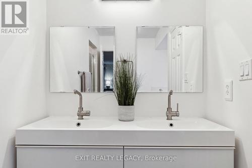 1586 Heathside Crescent, Pickering, ON -  Photo Showing Bathroom