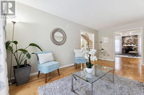 1586 Heathside Crescent, Pickering, ON - Indoor Photo Showing Living Room