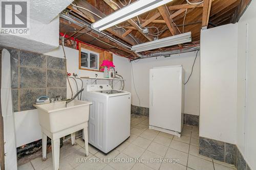 81 East 11Th Street, Hamilton, ON - Indoor Photo Showing Laundry Room