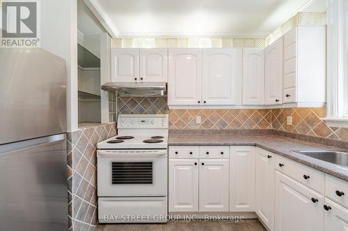 81 East 11Th Street, Hamilton, ON - Indoor Photo Showing Kitchen