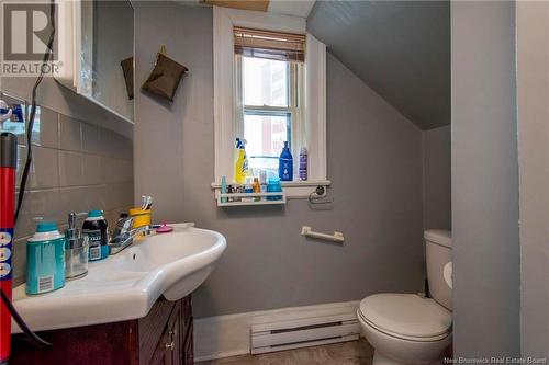 123 Hazen Street, Saint John, NB - Indoor Photo Showing Bathroom