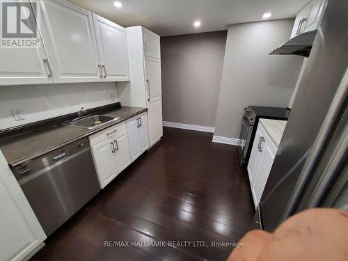 37 Bond Crescent, Richmond Hill, ON - Indoor Photo Showing Kitchen