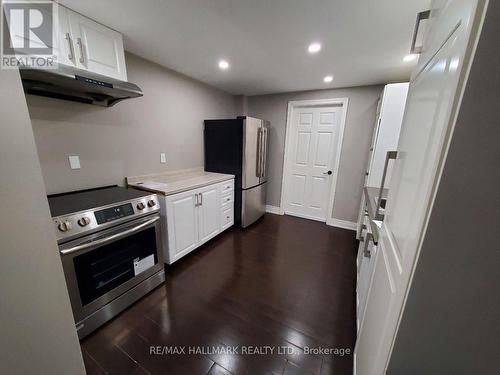 37 Bond Crescent, Richmond Hill, ON - Indoor Photo Showing Kitchen