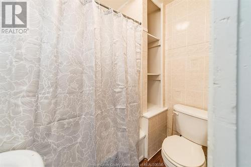 220 Talbot Street West, Blenheim, ON - Indoor Photo Showing Bathroom