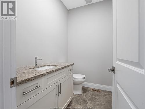 115 Eagle Street, Leamington, ON - Indoor Photo Showing Bathroom