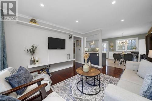 23 Woolen Mill Lane, Erin, ON - Indoor Photo Showing Living Room