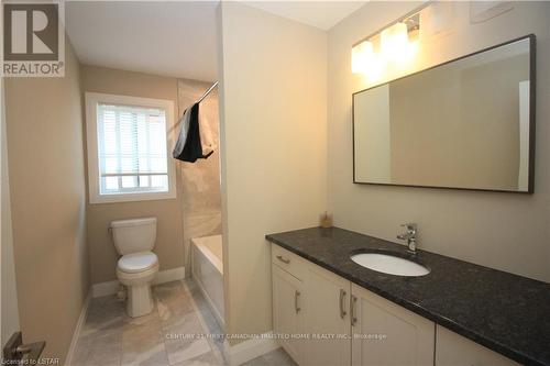 Upper - 2779 Oriole Drive, London, ON - Indoor Photo Showing Bathroom