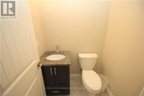 Upper - 2779 Oriole Drive, London, ON - Indoor Photo Showing Bathroom