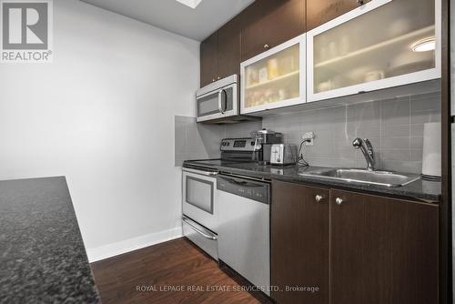 Lph10 - 100 Western Battery Road, Toronto, ON - Indoor Photo Showing Kitchen