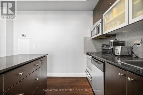 Lph10 - 100 Western Battery Road, Toronto, ON - Indoor Photo Showing Kitchen