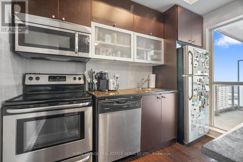 Lph10 - 100 Western Battery Road, Toronto, ON - Indoor Photo Showing Kitchen With Stainless Steel Kitchen