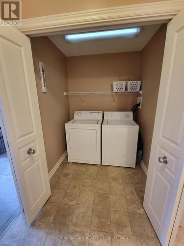 35 - 605 Welland Avenue, St. Catharines (444 - Carlton/Bunting), ON - Indoor Photo Showing Laundry Room