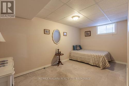 35 - 605 Welland Avenue, St. Catharines (444 - Carlton/Bunting), ON - Indoor Photo Showing Bedroom