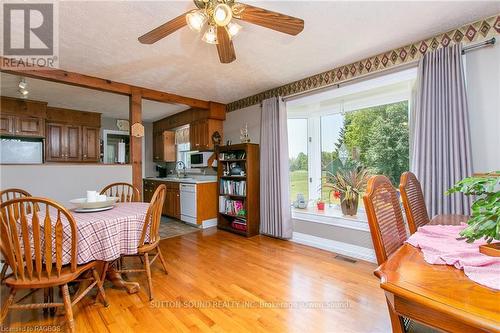 119888 Side Road 315, Georgian Bluffs, ON - Indoor Photo Showing Dining Room