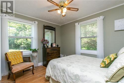 119888 Side Road 315, Georgian Bluffs, ON - Indoor Photo Showing Bedroom