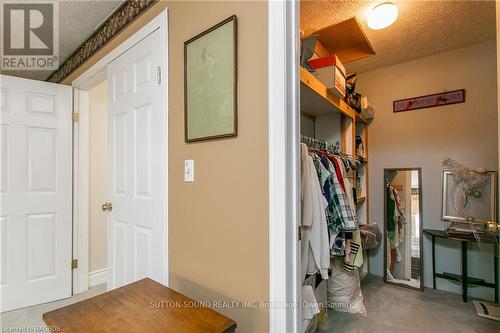 119888 Side Road 315, Georgian Bluffs, ON - Indoor Photo Showing Other Room