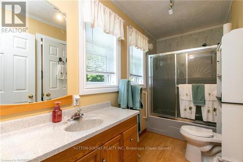 119888 Side Road 315, Georgian Bluffs, ON - Indoor Photo Showing Bathroom