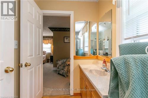 119888 Side Road 315, Georgian Bluffs, ON - Indoor Photo Showing Bathroom