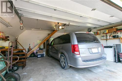 119888 Side Road 315, Georgian Bluffs, ON - Indoor Photo Showing Garage