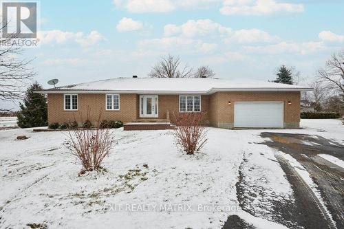 7 Bridge Street, North Stormont, ON - Outdoor