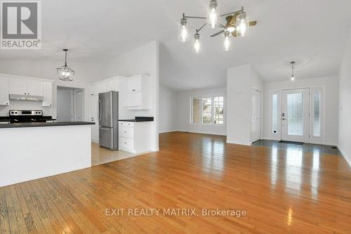 7 Bridge Street, North Stormont, ON - Indoor Photo Showing Kitchen