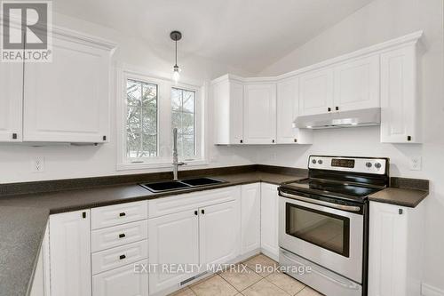 7 Bridge Street, North Stormont, ON - Indoor Photo Showing Kitchen With Double Sink