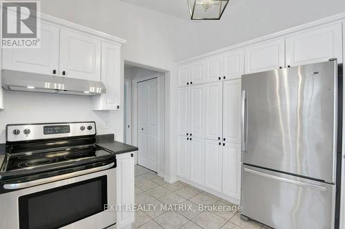 7 Bridge Street, North Stormont, ON - Indoor Photo Showing Kitchen