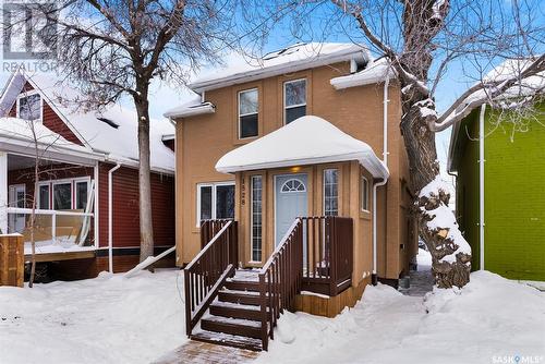 1528 Victoria Avenue, Regina, SK - Outdoor With Facade