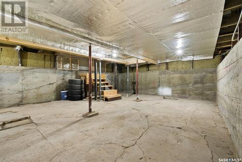 1528 Victoria Avenue, Regina, SK - Indoor Photo Showing Basement