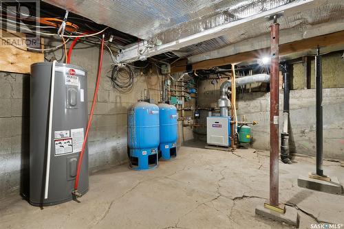 1528 Victoria Avenue, Regina, SK - Indoor Photo Showing Basement