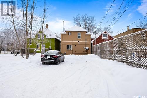 1528 Victoria Avenue, Regina, SK - Outdoor