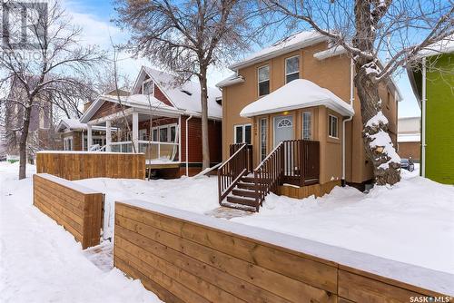 1528 Victoria Avenue, Regina, SK - Outdoor