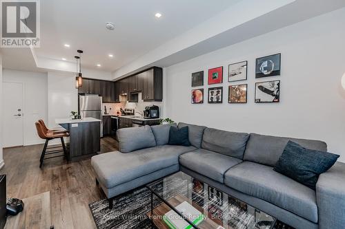 418 - 251 Northfield Drive E, Waterloo, ON - Indoor Photo Showing Living Room