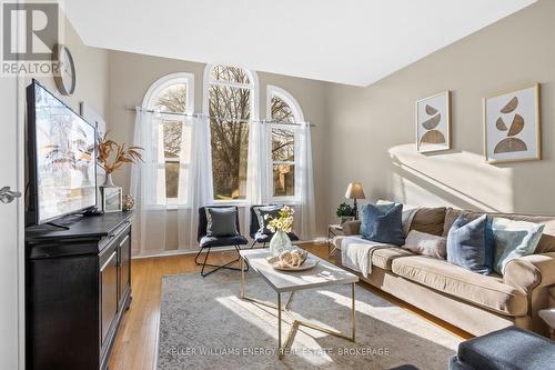 72 Willowbrook Drive, Whitby (Pringle Creek), ON - Indoor Photo Showing Living Room