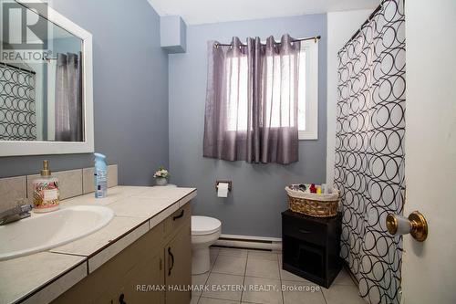 436-438 Southpark Drive, Peterborough (Ashburnham), ON - Indoor Photo Showing Bathroom