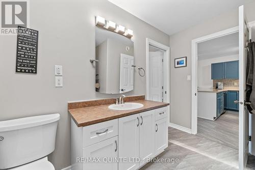 40 Sarah Court, Belleville, ON - Indoor Photo Showing Bathroom