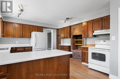 282 Welborne Avenue, Kingston (City Southwest), ON - Indoor Photo Showing Kitchen