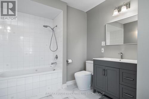 282 Welborne Avenue, Kingston (City Southwest), ON - Indoor Photo Showing Bathroom