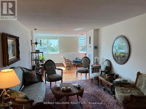 508 - 3303 Don Mills Road W, Toronto, ON - Indoor Photo Showing Living Room