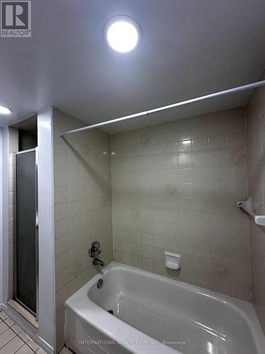 708 - 410 Mclevin Avenue, Toronto, ON - Indoor Photo Showing Bathroom